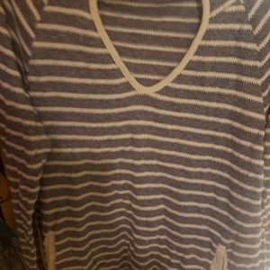 Thermal knit thin hoodie.